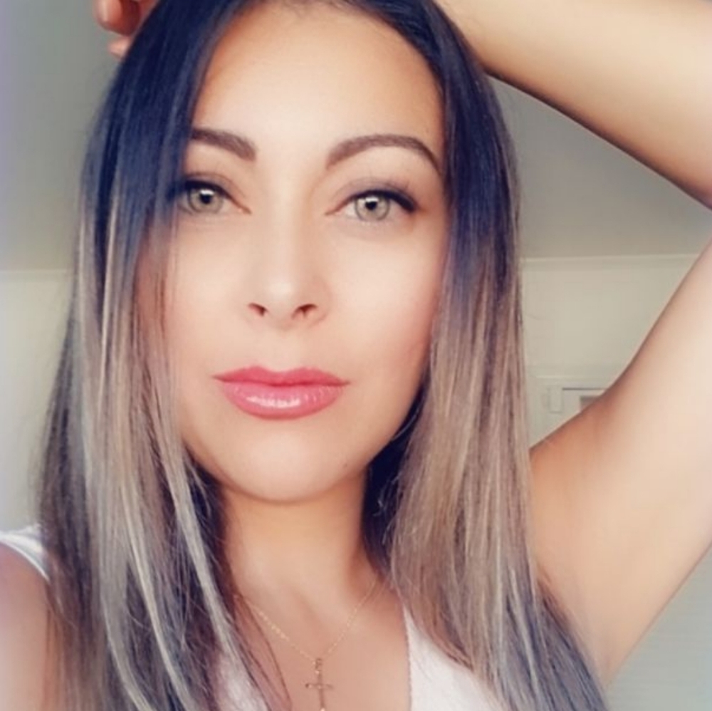 Meet your Posher, Dee